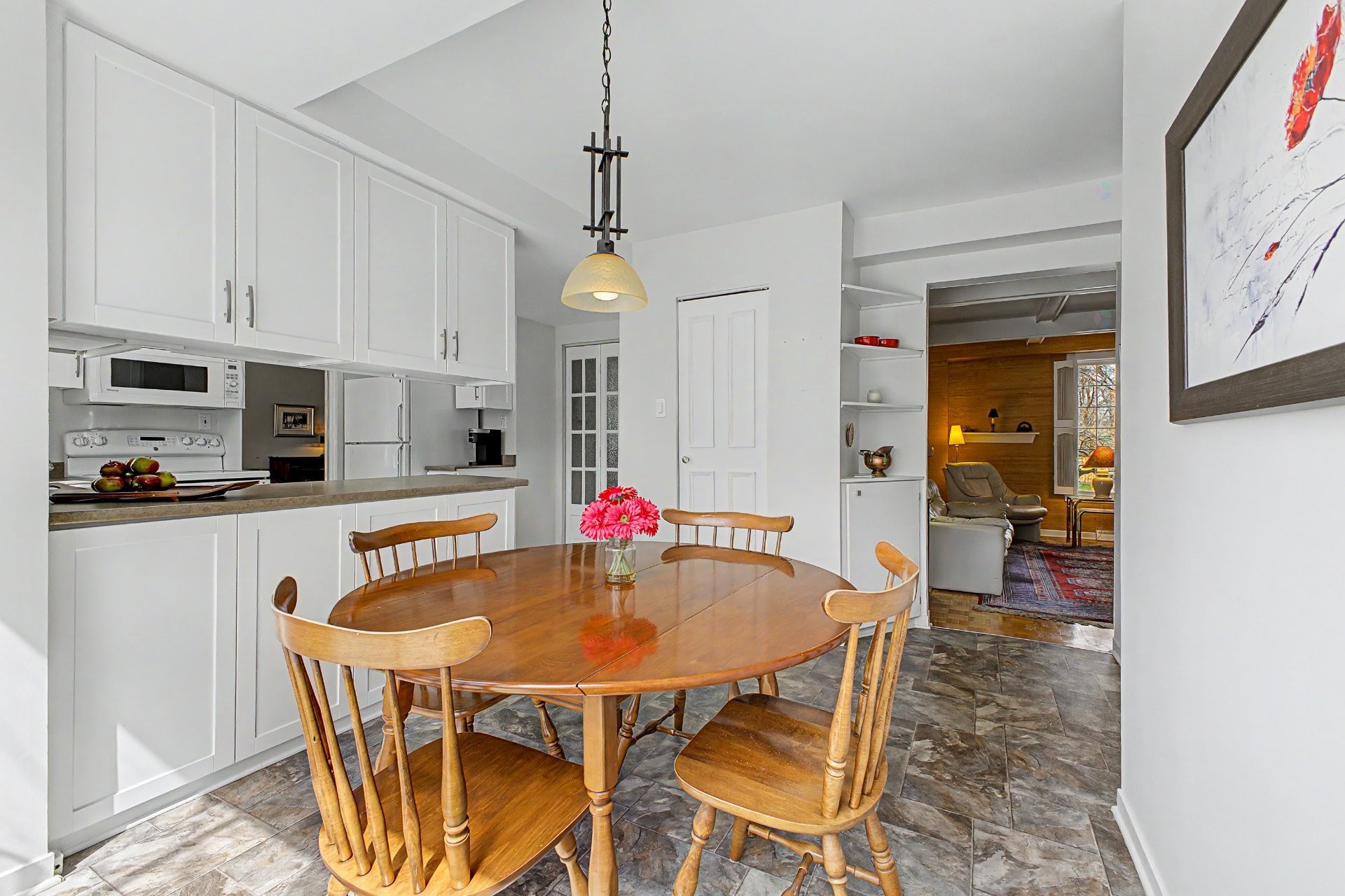 









266


Rue des Vosges

,
Saint-Lambert,




QC
J4S1M2

