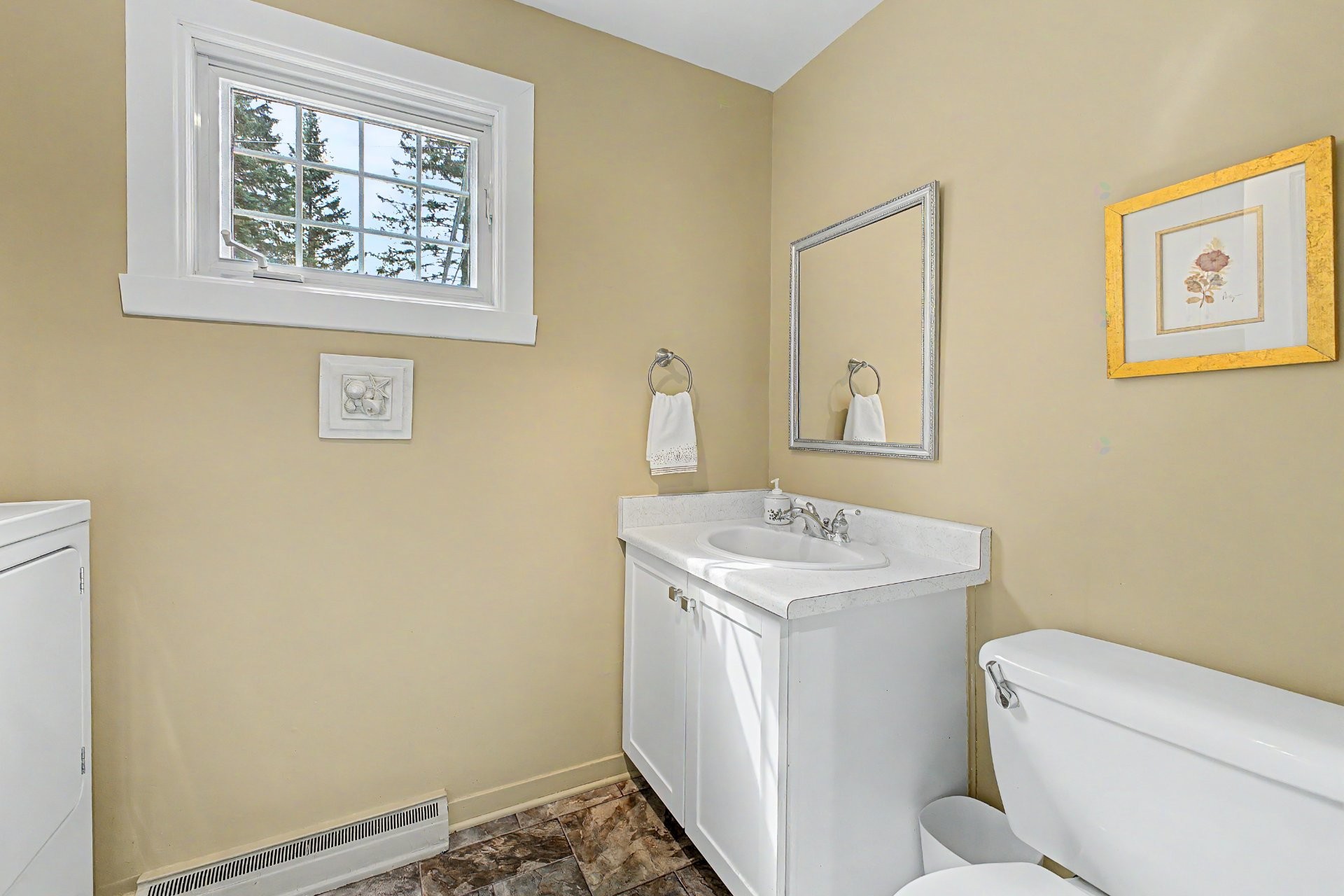 









266


Rue des Vosges

,
Saint-Lambert,




QC
J4S1M2

