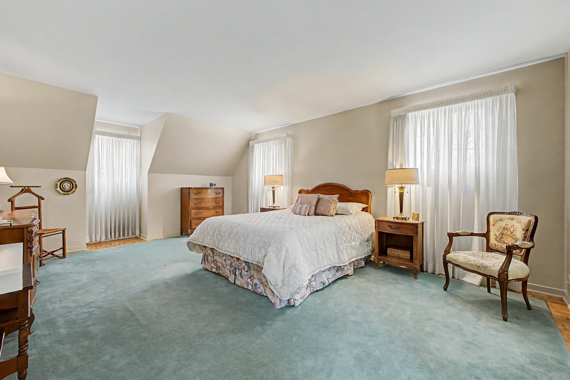 









266


Rue des Vosges

,
Saint-Lambert,




QC
J4S1M2

