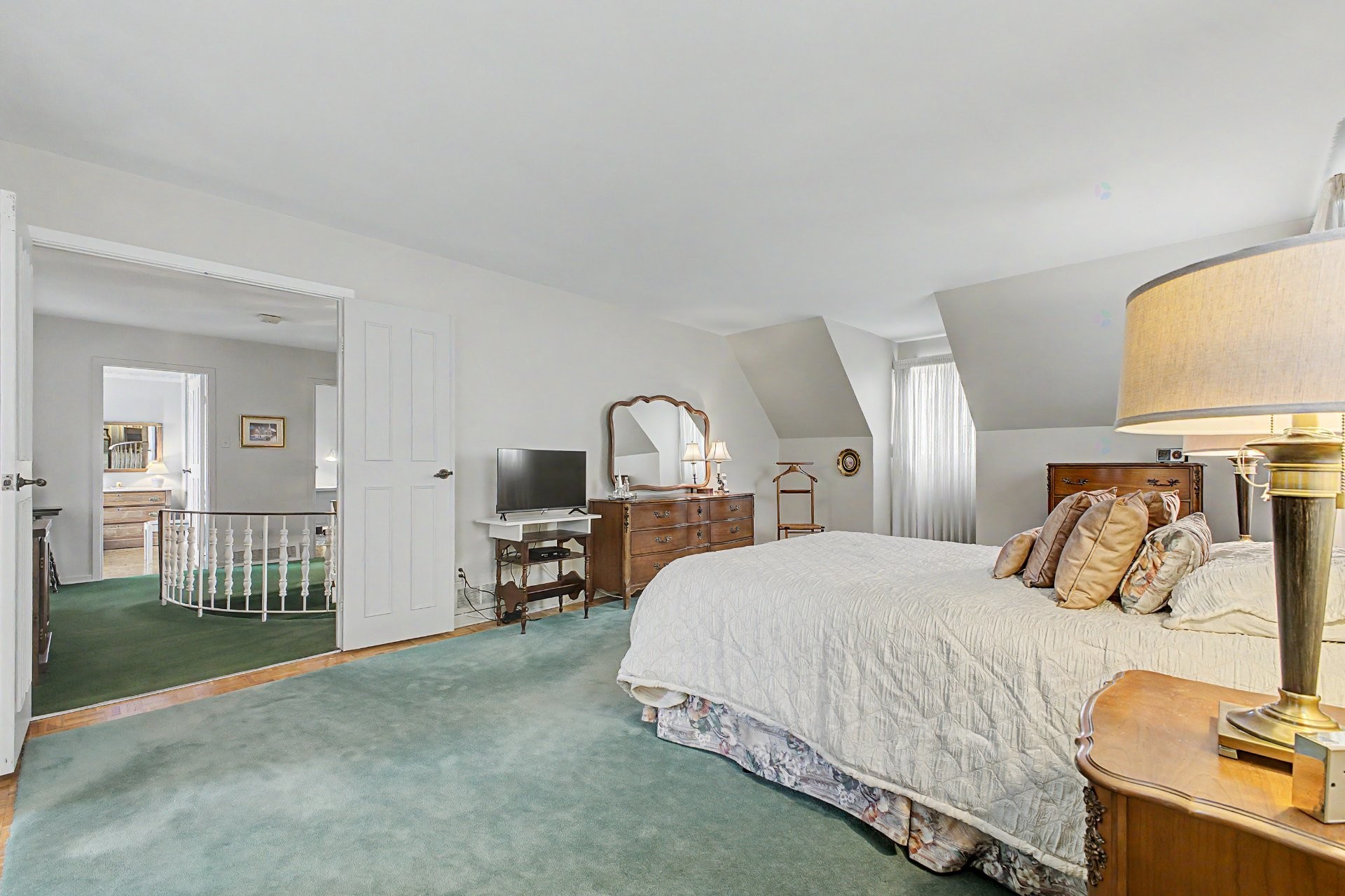 









266


Rue des Vosges

,
Saint-Lambert,




QC
J4S1M2

