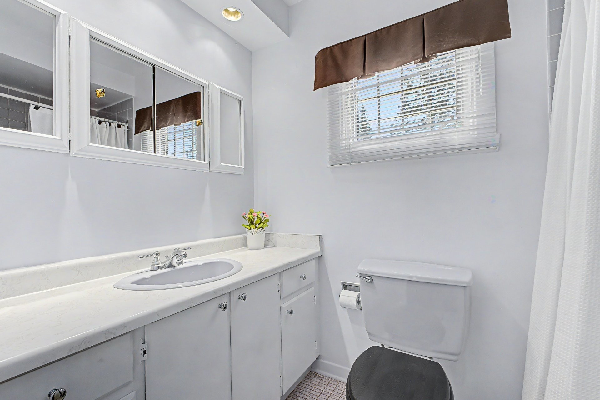 









266


Rue des Vosges

,
Saint-Lambert,




QC
J4S1M2

