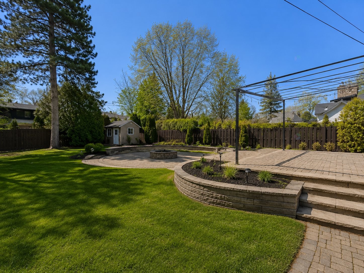 









266


Rue des Vosges

,
Saint-Lambert,




QC
J4S1M2

