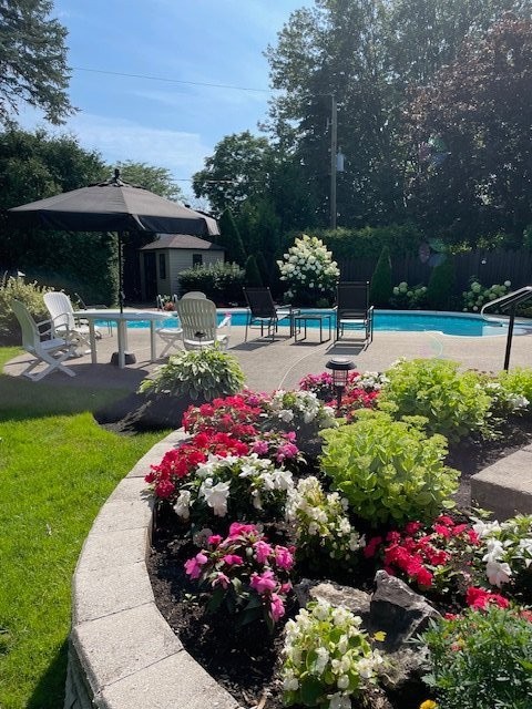 









266


Rue des Vosges

,
Saint-Lambert,




QC
J4S1M2

