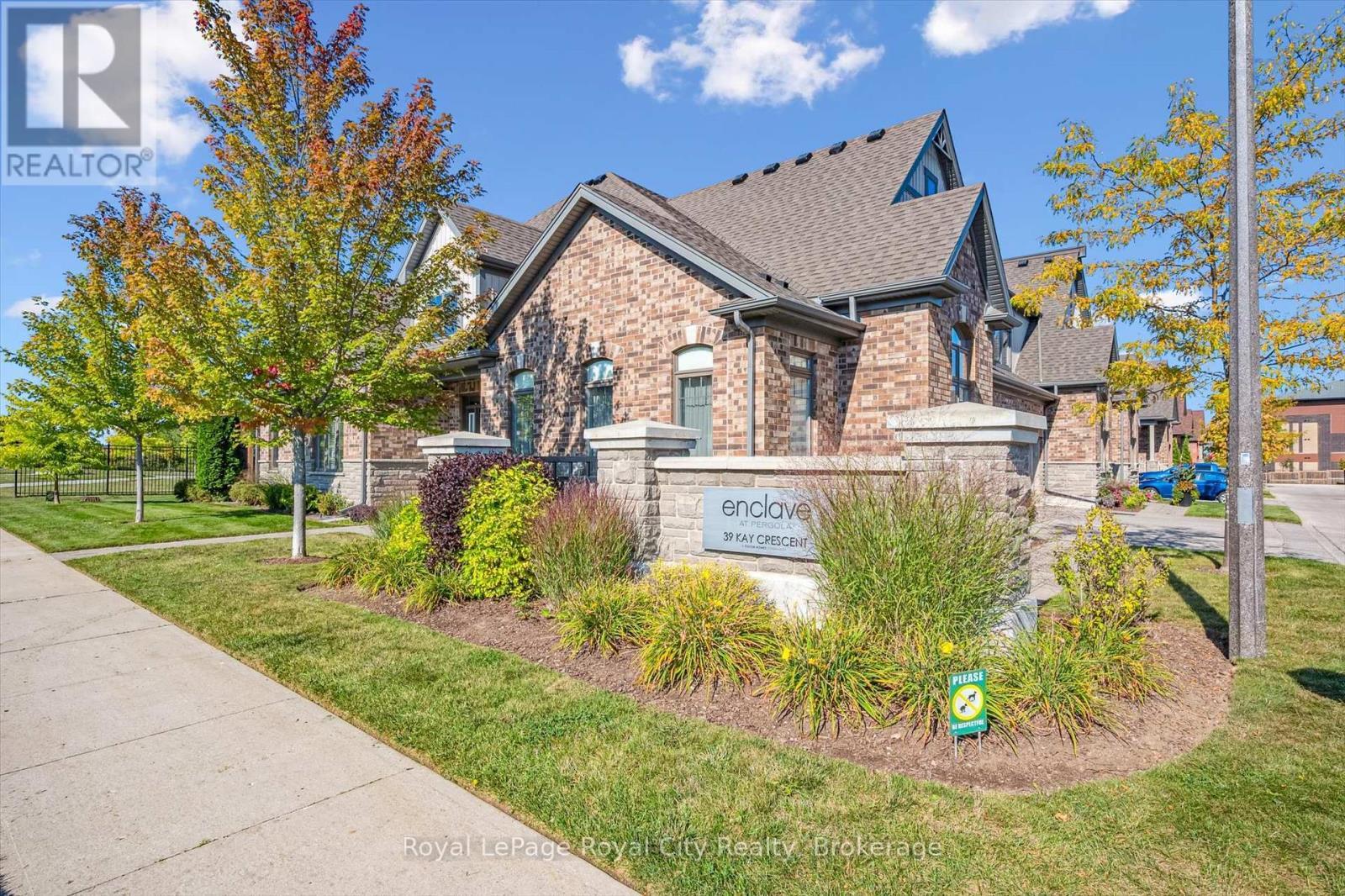 












1 - 39 KAY CRESCENT

,
Guelph (Pineridge/Westminster Woods),




Ontario
N1L0N5

