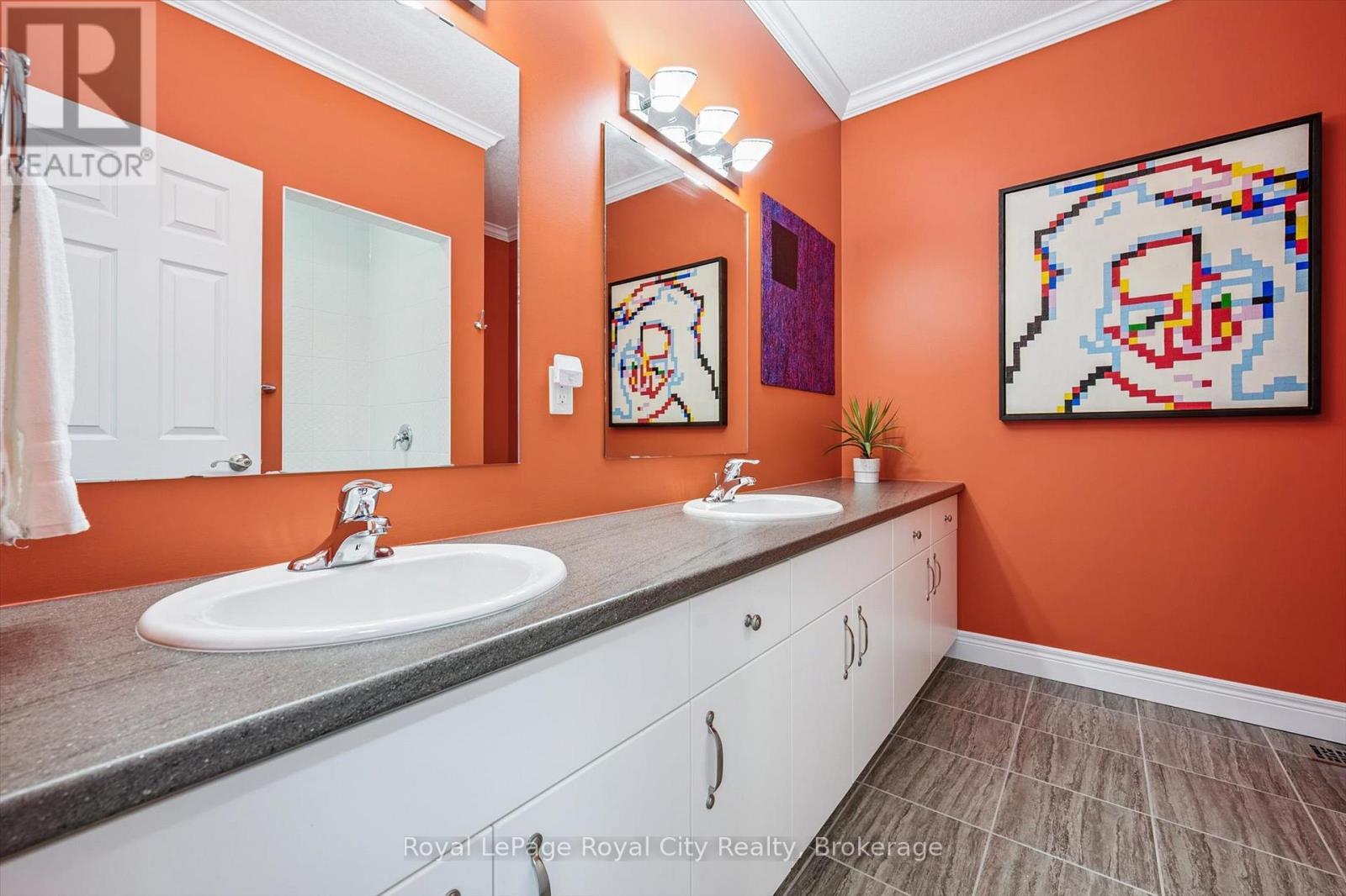 












1 - 39 KAY CRESCENT

,
Guelph (Pineridge/Westminster Woods),




Ontario
N1L0N5

