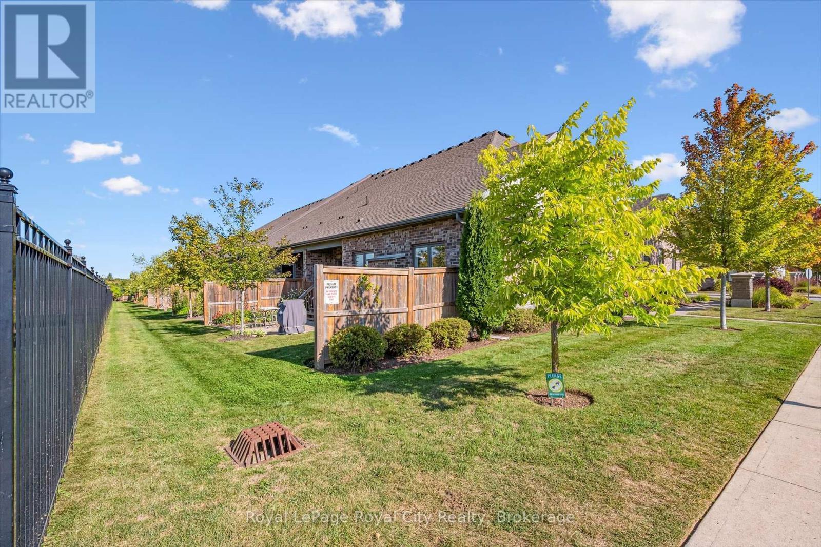 












1 - 39 KAY CRESCENT

,
Guelph (Pineridge/Westminster Woods),




Ontario
N1L0N5

