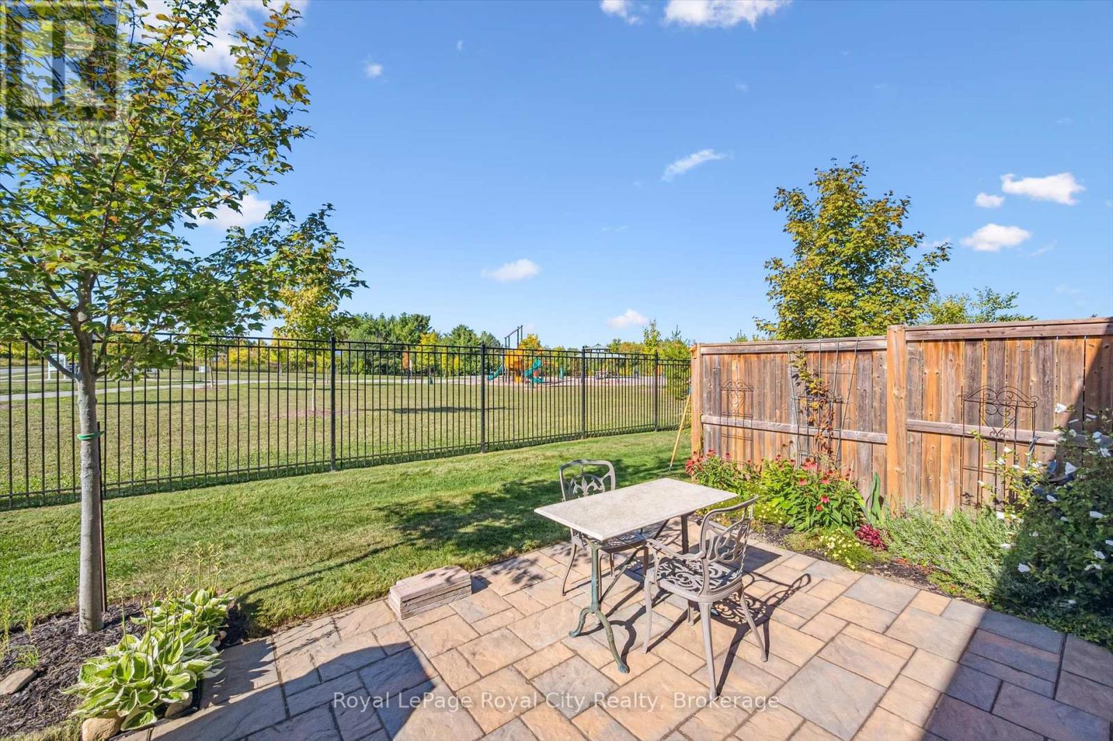 












1 - 39 KAY CRESCENT

,
Guelph (Pineridge/Westminster Woods),




Ontario
N1L0N5

