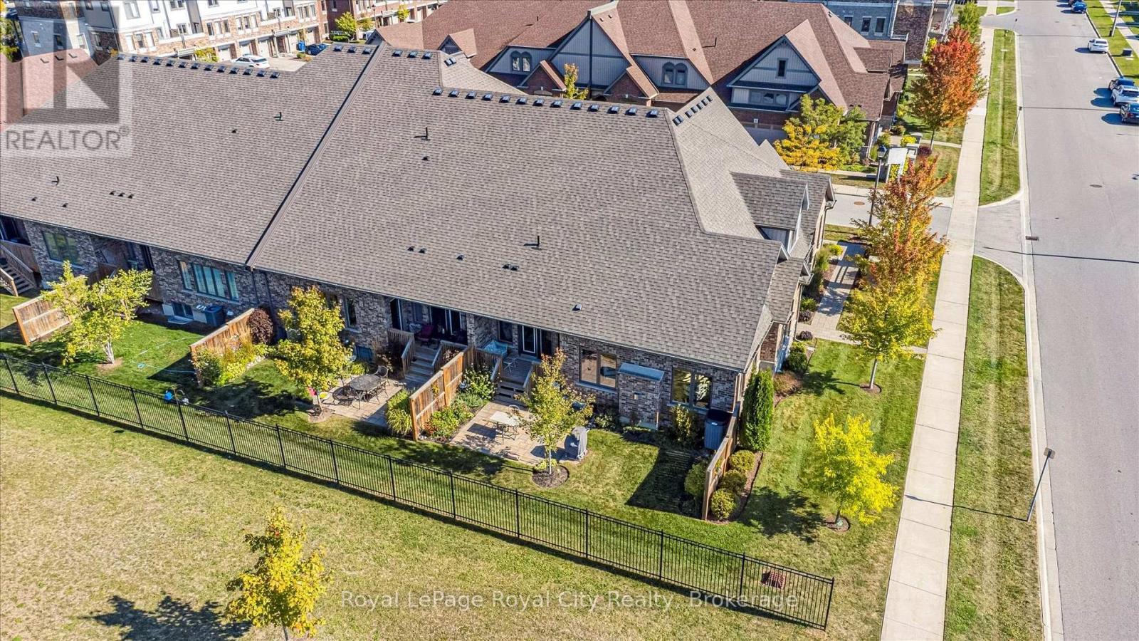 












1 - 39 KAY CRESCENT

,
Guelph (Pineridge/Westminster Woods),




Ontario
N1L0N5


