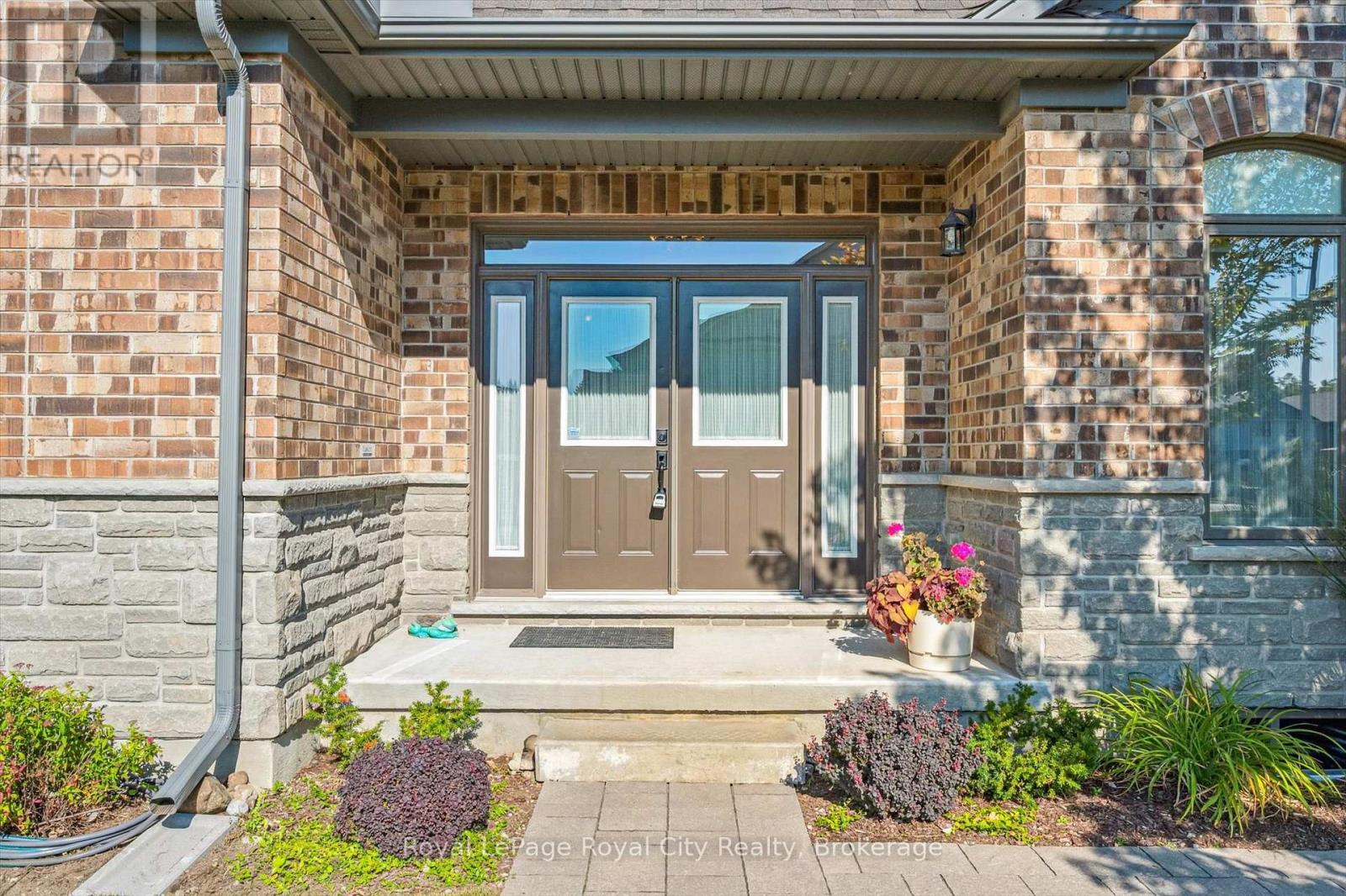 












1 - 39 KAY CRESCENT

,
Guelph (Pineridge/Westminster Woods),




Ontario
N1L0N5

