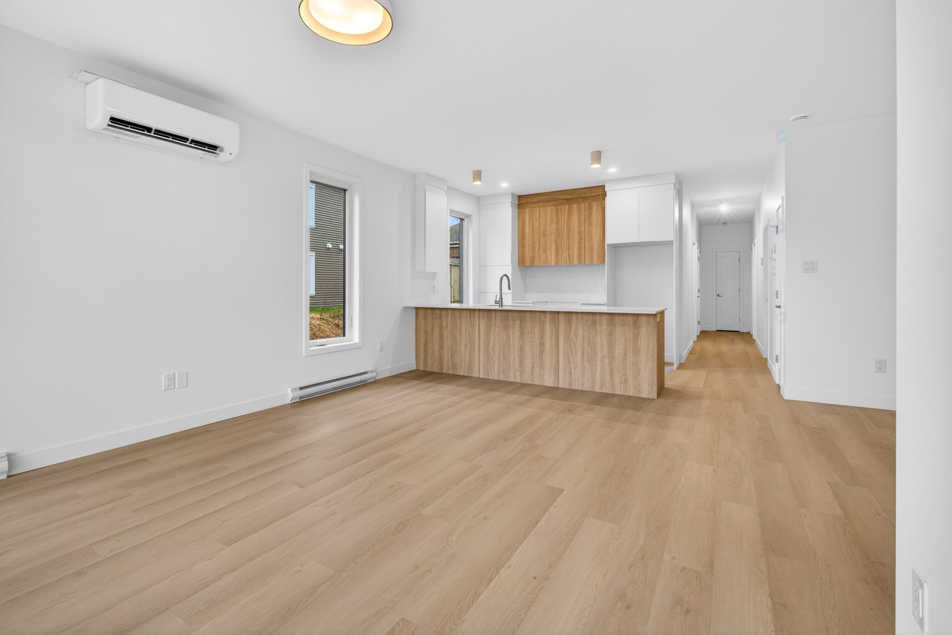 









1156

 - 1162


Rue McCrea

,
Sherbrooke (Les Nations),




QC
J1L0K3

