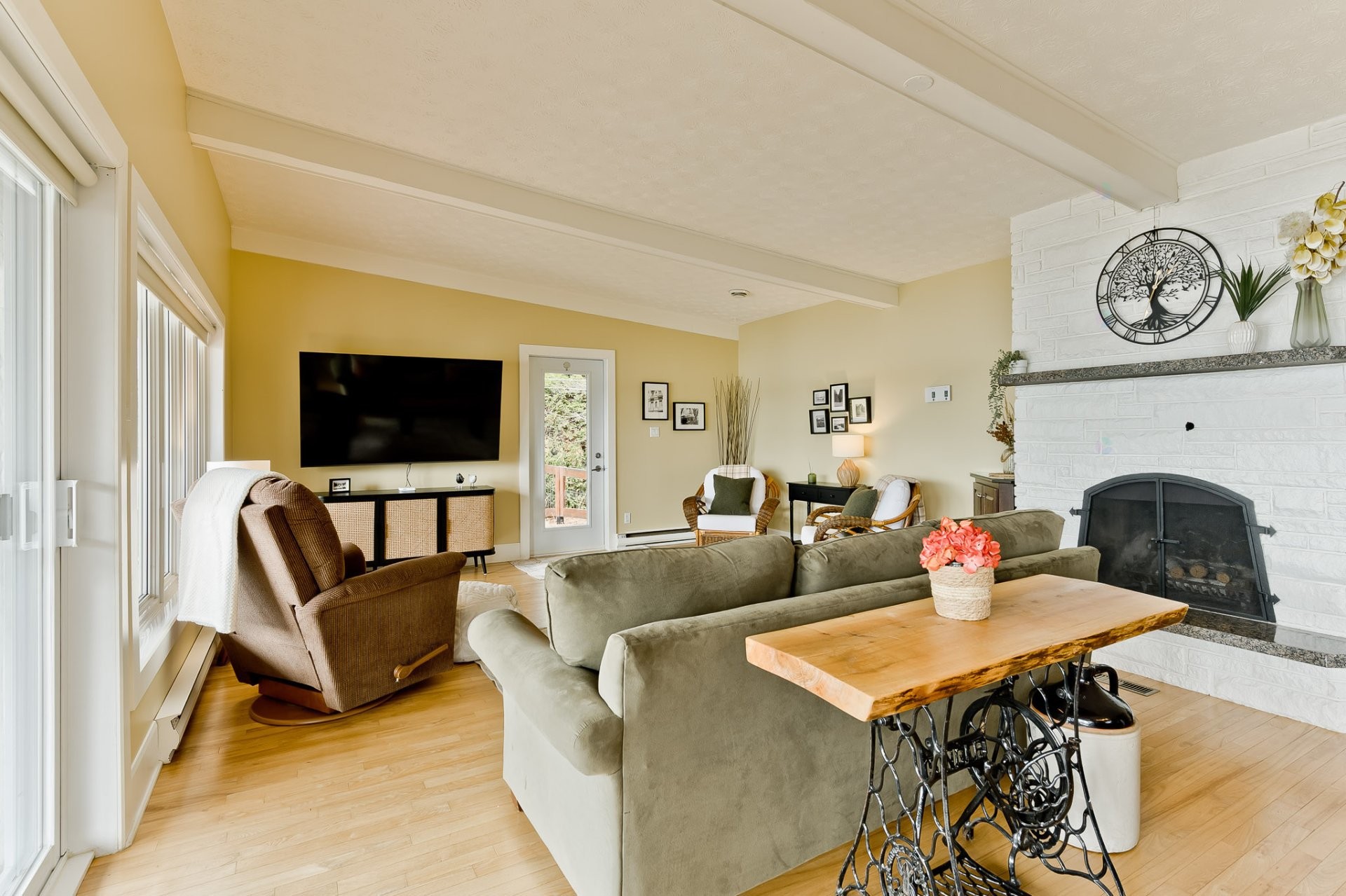 









168


Ch. Allard

,
Coaticook,




QC
J1A2S4

