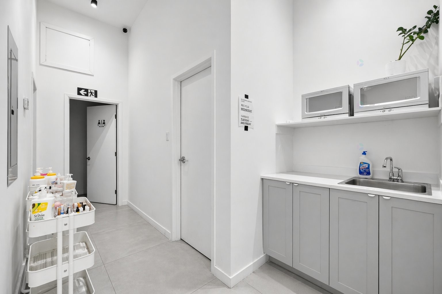 









2008


Boul. St-Laurent

,
Montréal (Ville-Marie),




QC
H2X2T2

