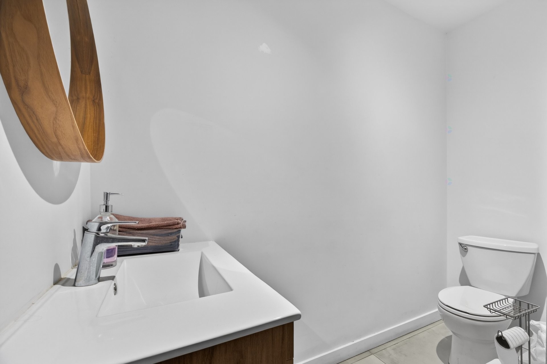 









2008


Boul. St-Laurent

,
Montréal (Ville-Marie),




QC
H2X2T2

