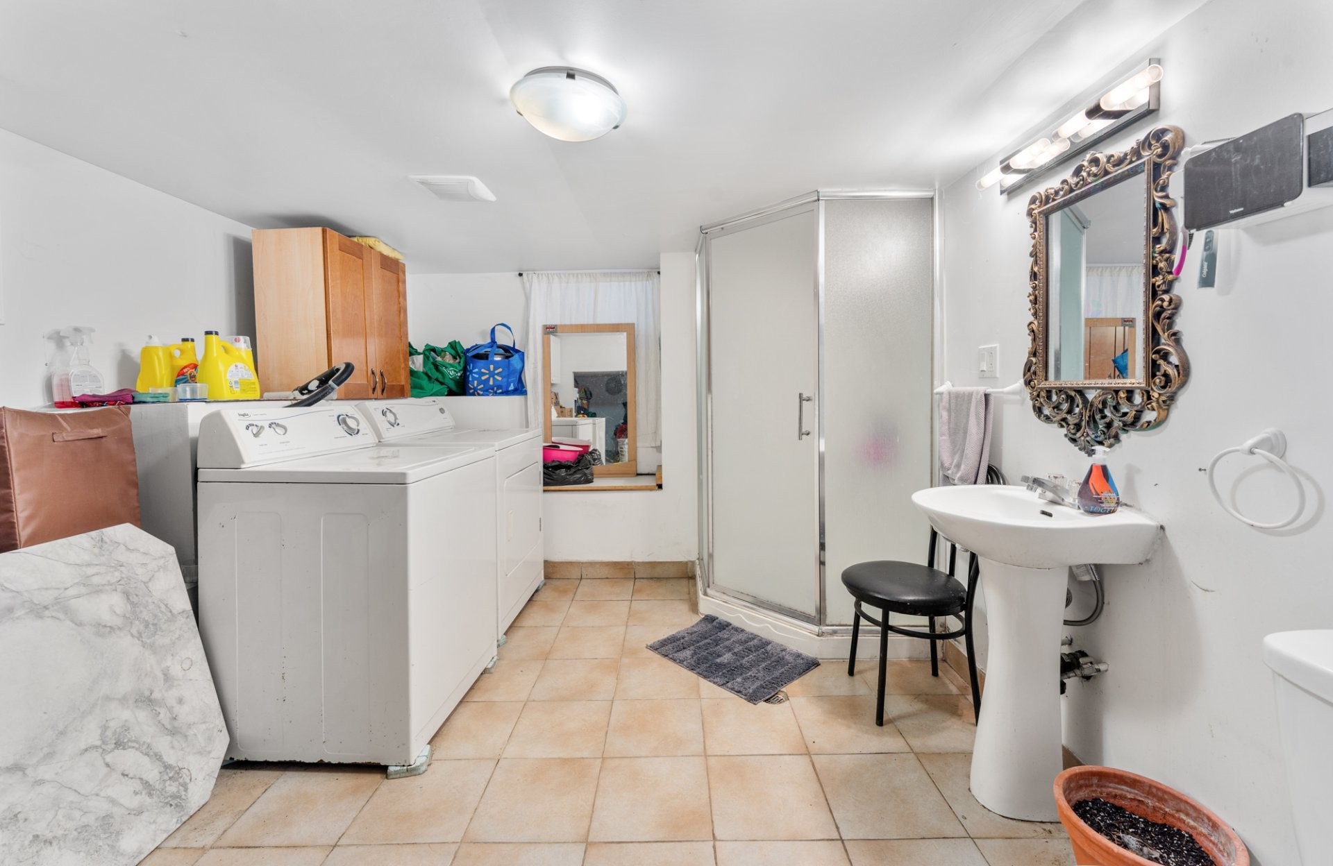 









7


35e Avenue E.

,
Blainville,




QC
J7C1J5

