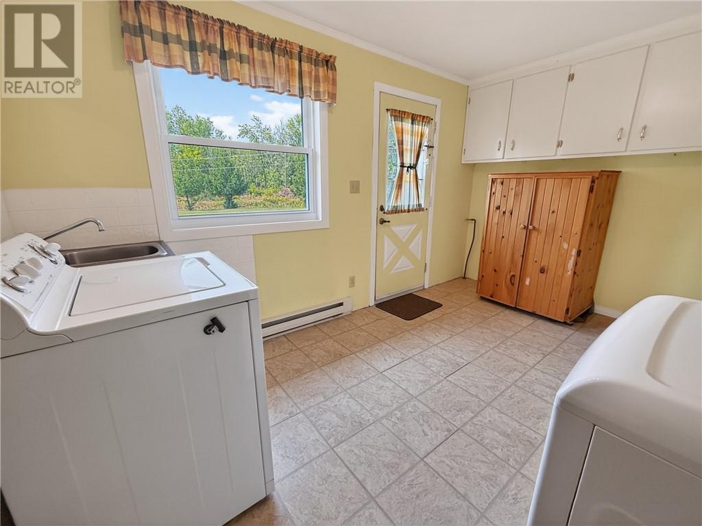 












10965 Highway 540

,
Gore Bay, Manitoulin Island,




Ontario
P0P1H0

