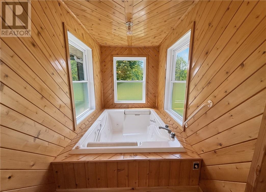












10965 Highway 540

,
Gore Bay, Manitoulin Island,




Ontario
P0P1H0

