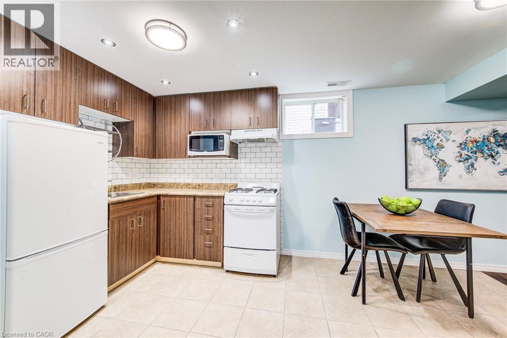 












187 BROOKMEAD Street

,
Elmira,




Ontario
N3B0A2

