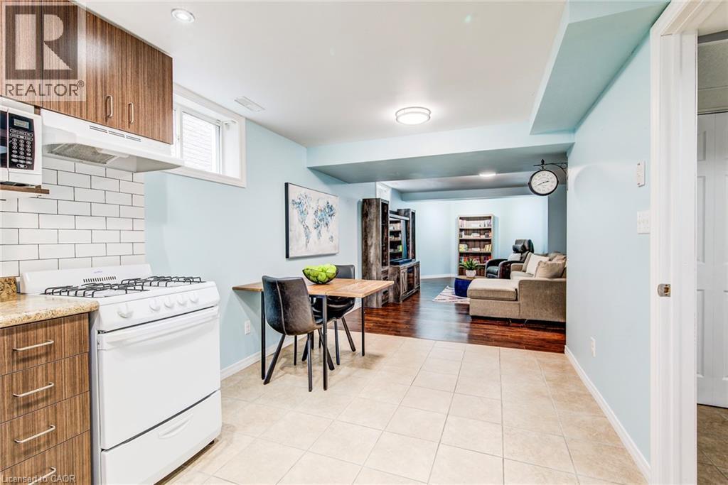 












187 BROOKMEAD Street

,
Elmira,




Ontario
N3B0A2

