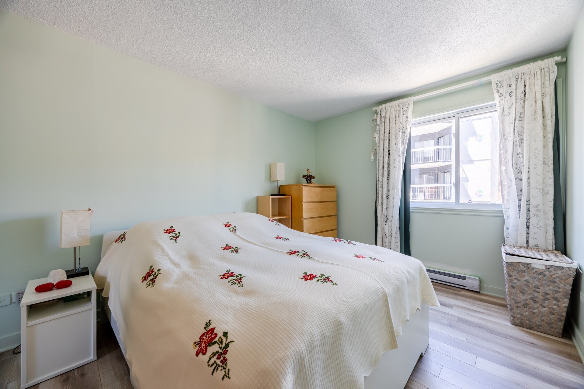 









3470


Rue Simpson

, 902,
Montréal (Ville-Marie),




QC
H3G2J5

