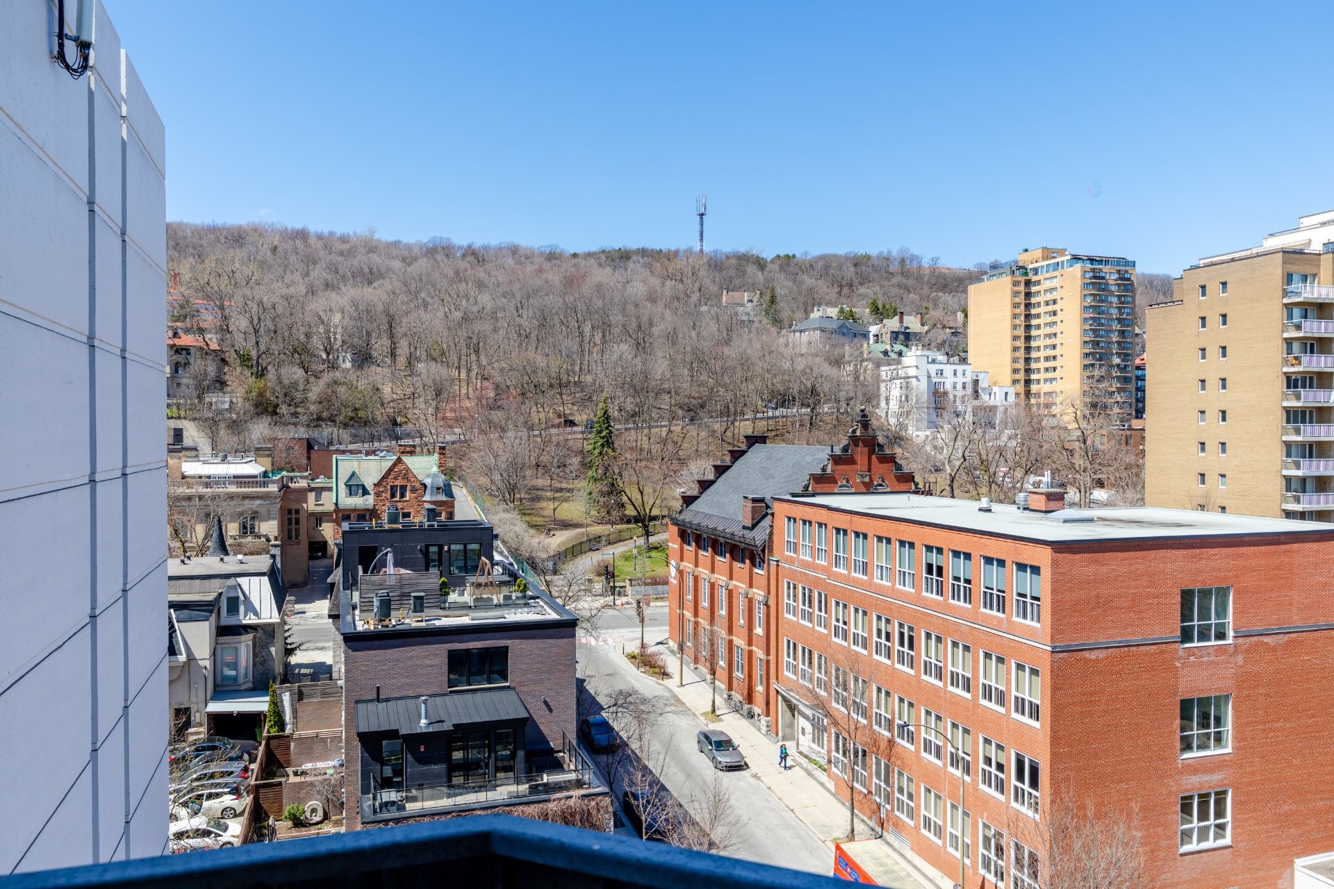









3470


Rue Simpson

, 902,
Montréal (Ville-Marie),




QC
H3G2J5

