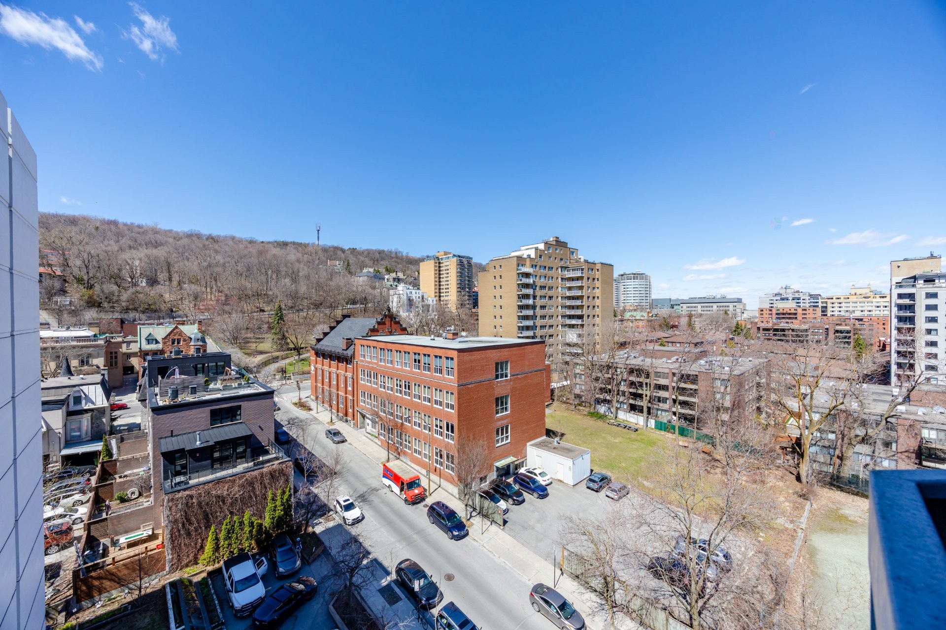 









3470


Rue Simpson

, 902,
Montréal (Ville-Marie),




QC
H3G2J5

