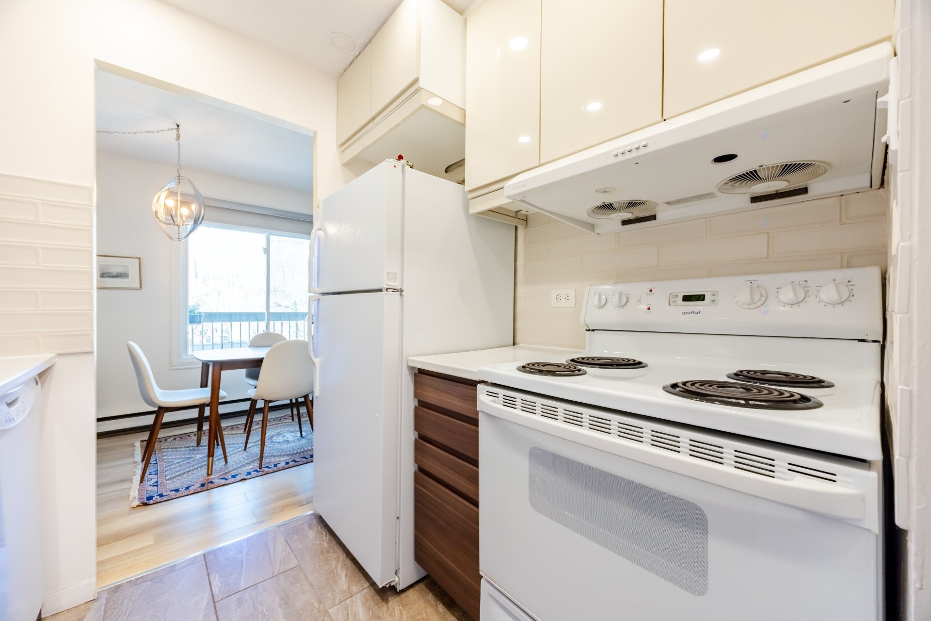 









3470


Rue Simpson

, 902,
Montréal (Ville-Marie),




QC
H3G2J5

