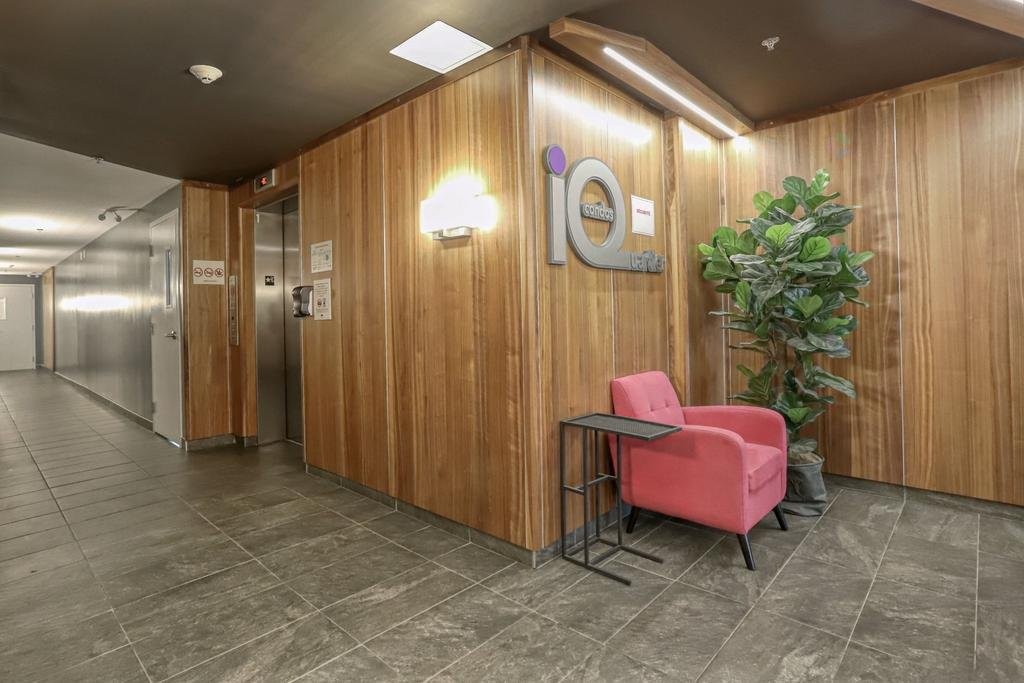 









2100


Boul. St-Laurent

, 601,
Montréal (Ville-Marie),




QC
H2X0E4

