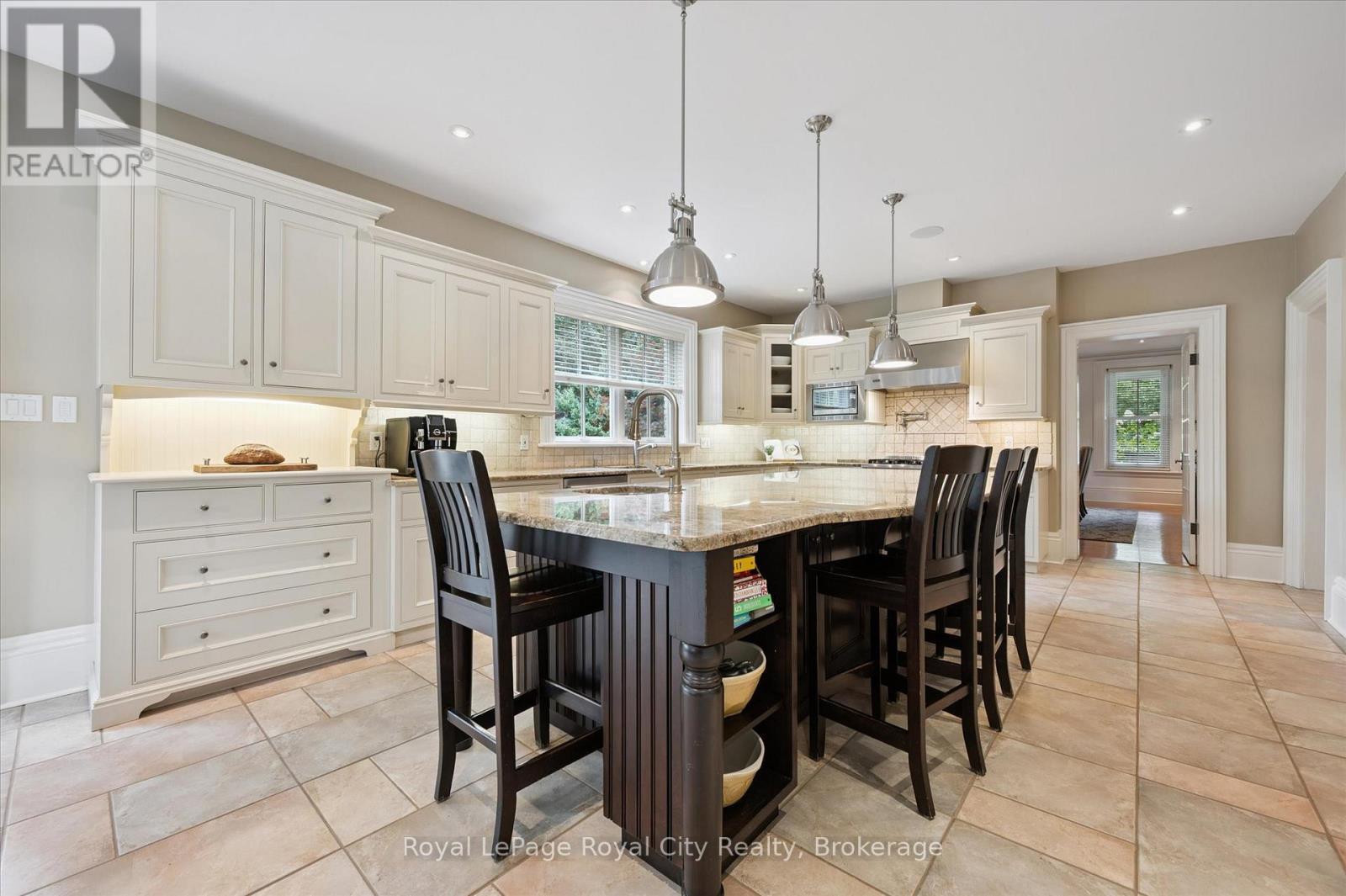 












66 GRANGE STREET

,
Guelph (St. George's),




Ontario
N1E2V2

