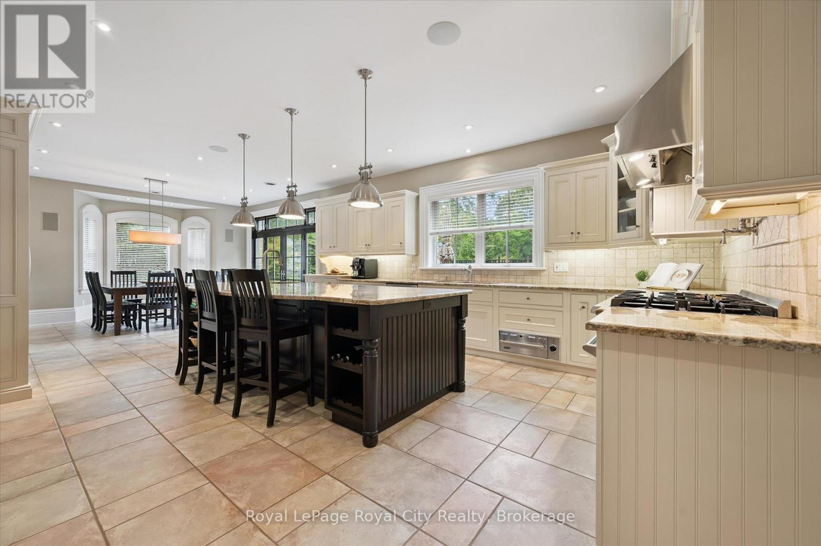 












66 GRANGE STREET

,
Guelph (St. George's),




Ontario
N1E2V2

