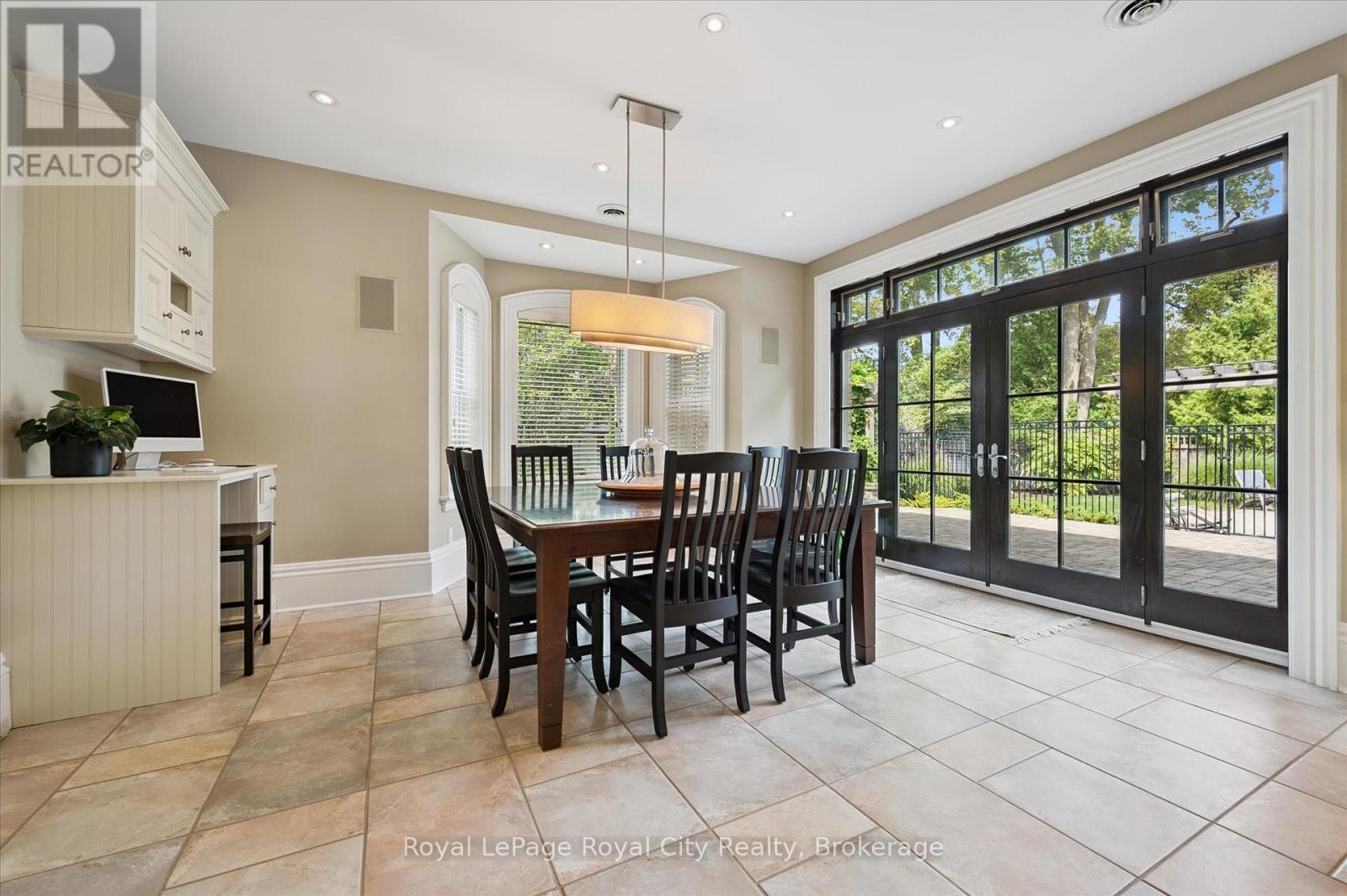 












66 GRANGE STREET

,
Guelph (St. George's),




Ontario
N1E2V2

