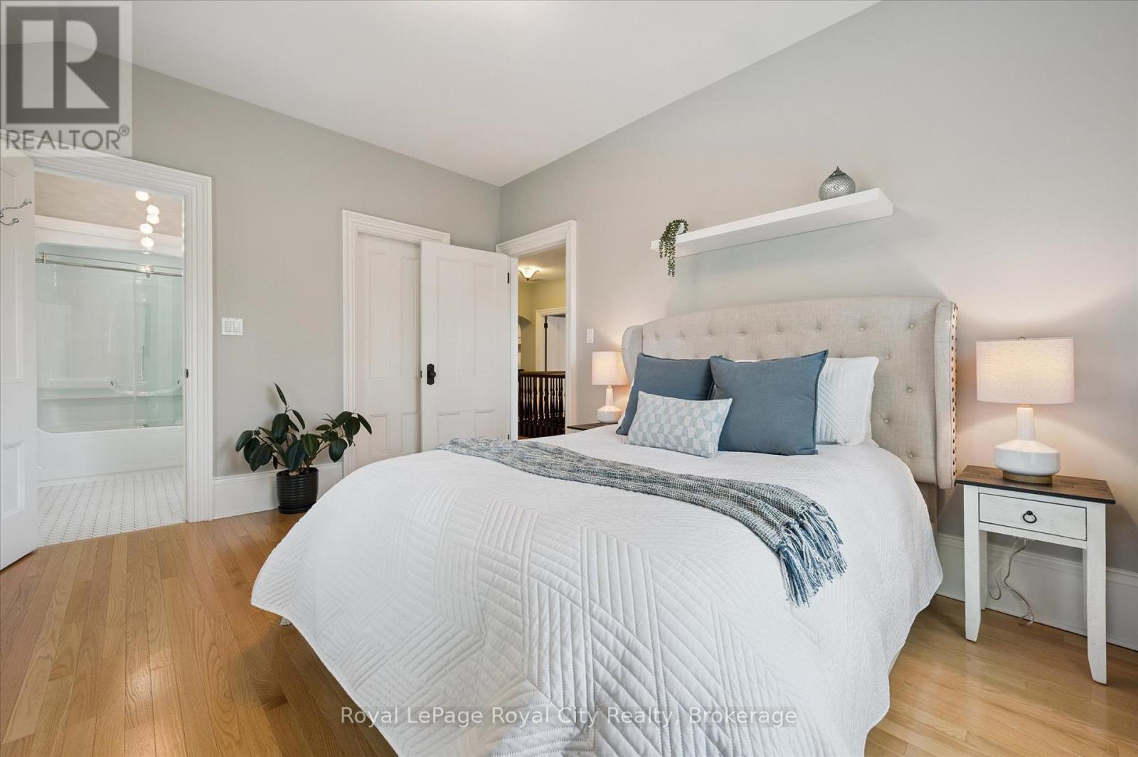 












66 GRANGE STREET

,
Guelph (St. George's),




Ontario
N1E2V2


