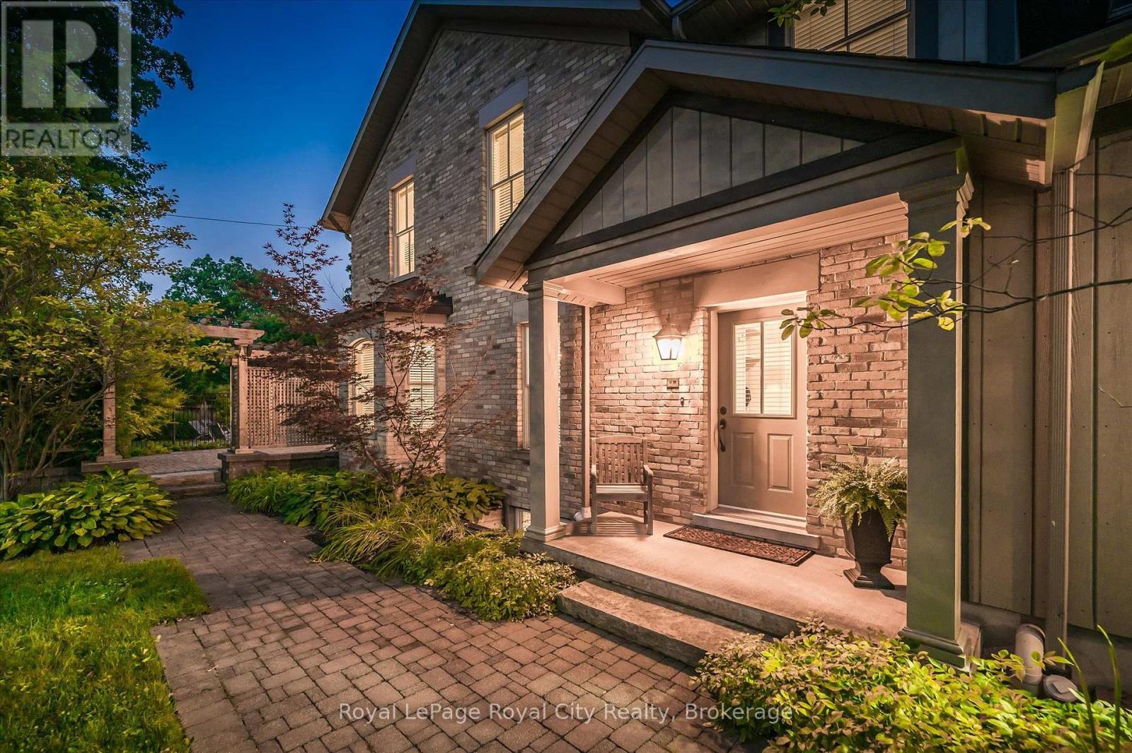 












66 GRANGE STREET

,
Guelph (St. George's),




Ontario
N1E2V2

