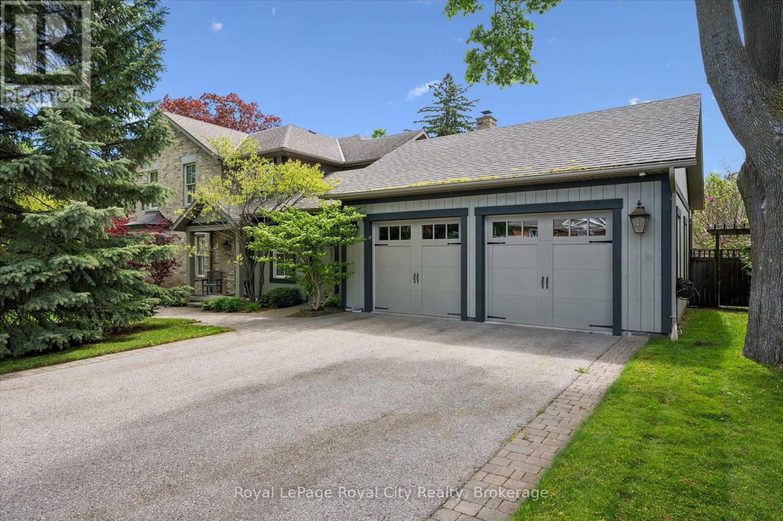 












66 GRANGE STREET

,
Guelph (St. George's),




Ontario
N1E2V2

