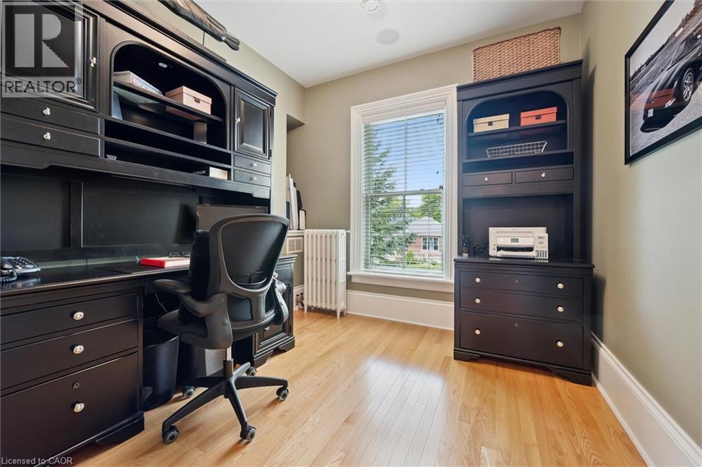 












66 GRANGE Street

,
Guelph,




Ontario
N1E2V2

