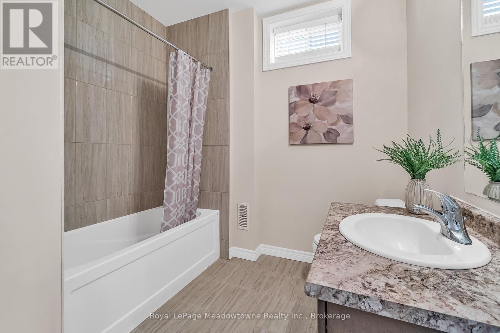 












75 NORMA CRESCENT

,
Guelph (Victoria North),




Ontario
N1E0K6


