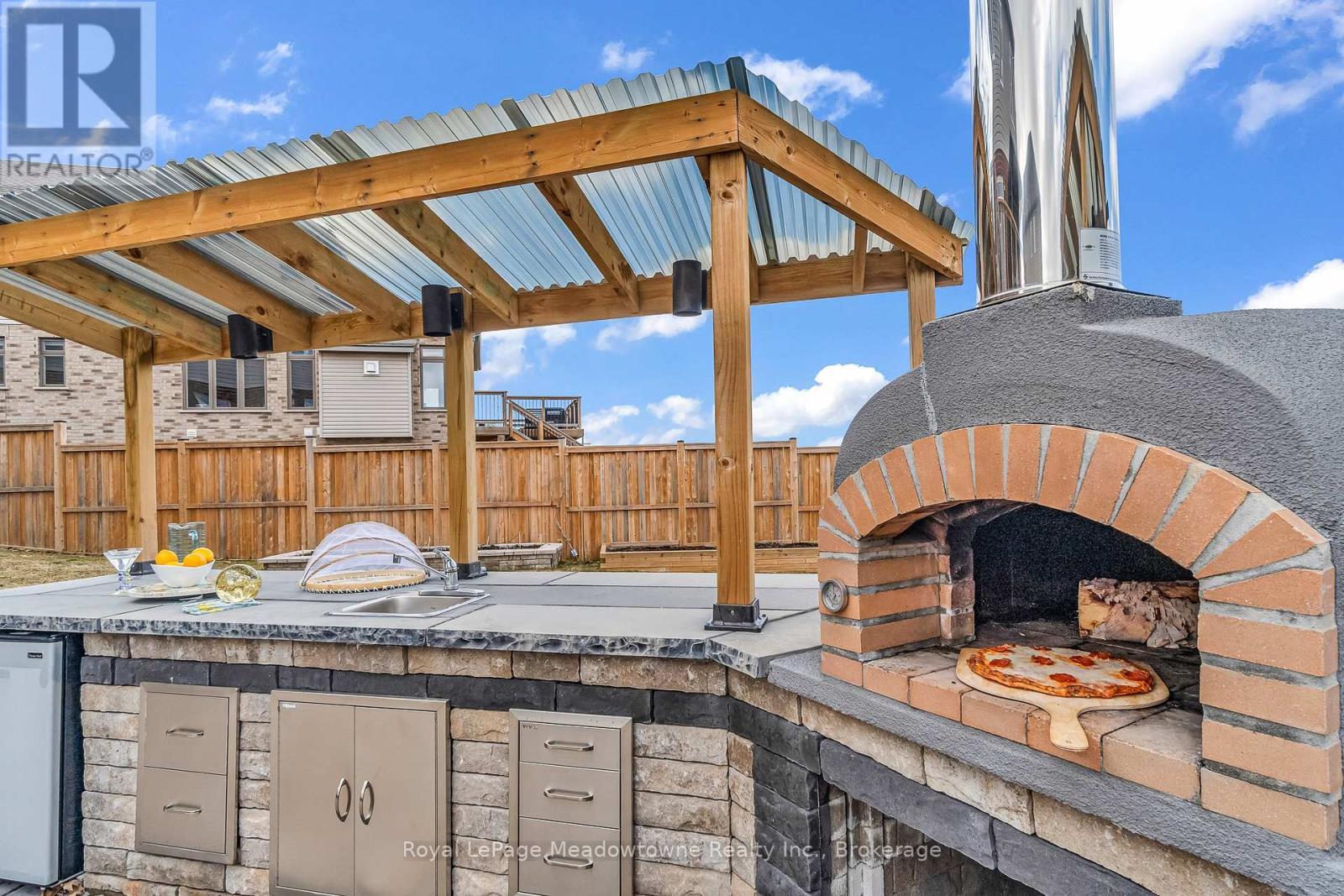 












75 NORMA CRESCENT

,
Guelph (Victoria North),




Ontario
N1E0K6

