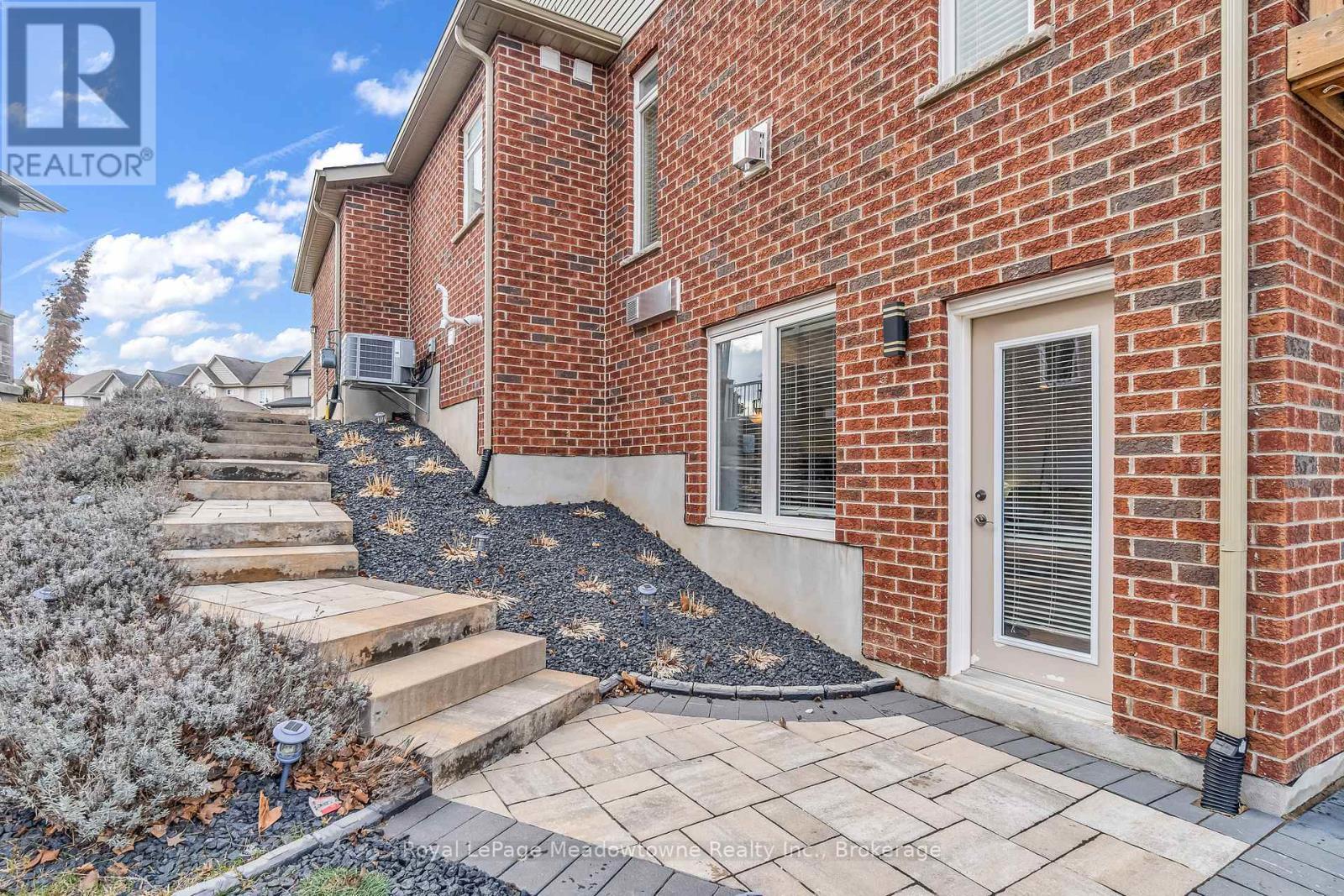 












75 NORMA CRESCENT

,
Guelph (Victoria North),




Ontario
N1E0K6

