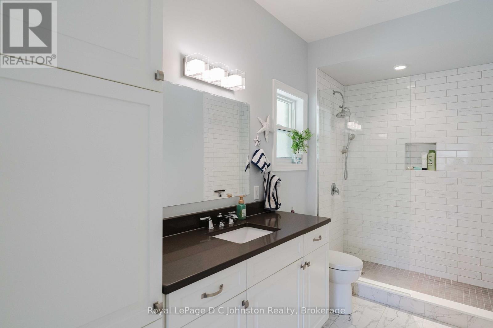 












221 GRENVILLE STREET S

,
Saugeen Shores,




Ontario
N0H2L0


