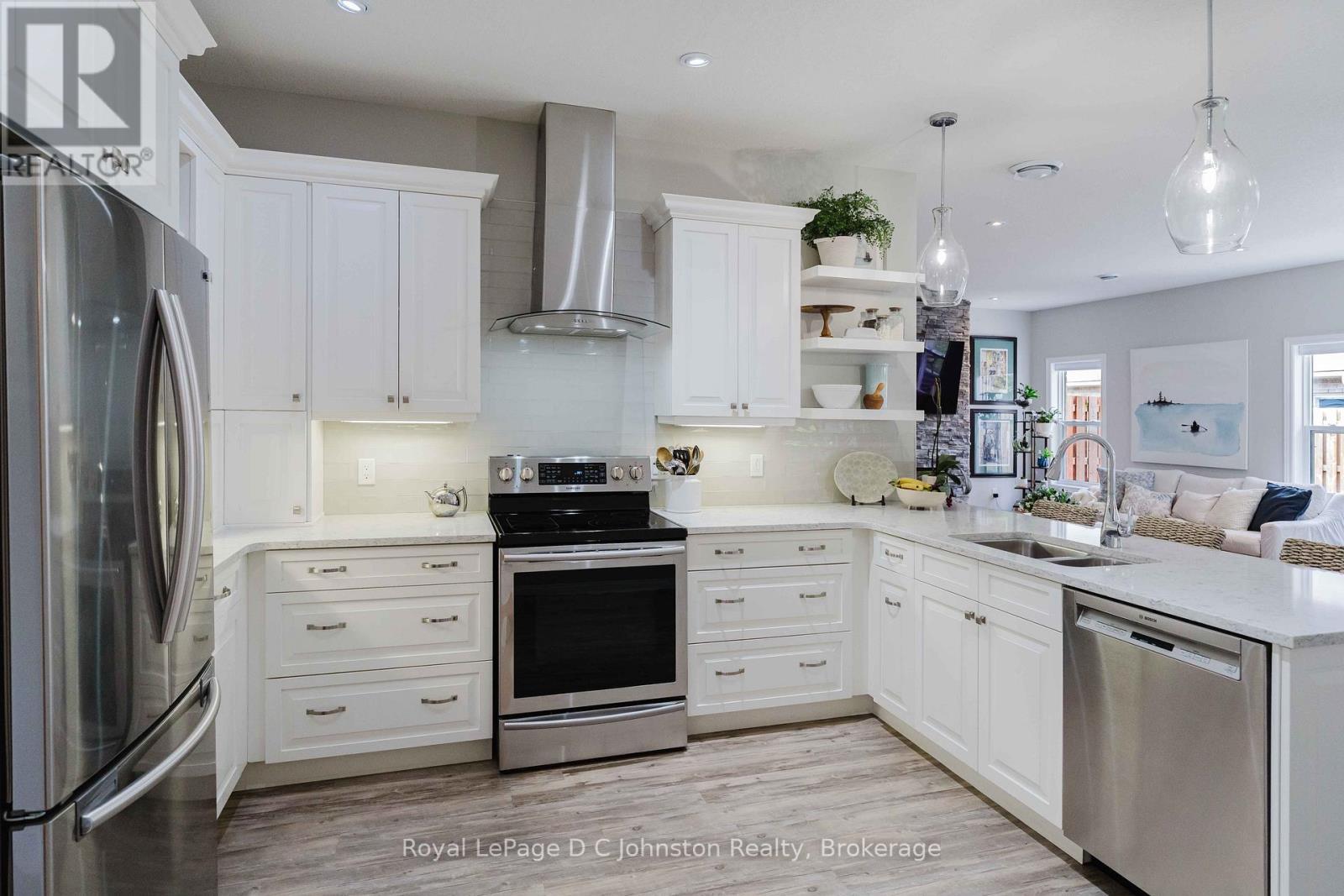 












221 GRENVILLE STREET S

,
Saugeen Shores,




Ontario
N0H2L0

