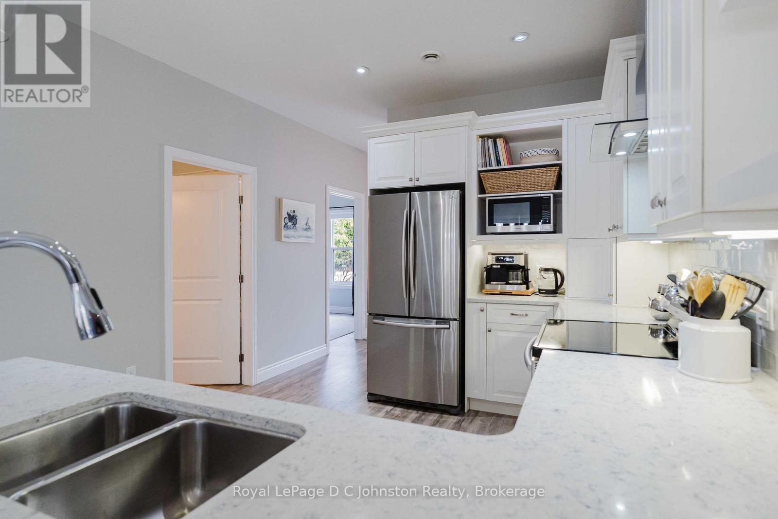 












221 GRENVILLE STREET S

,
Saugeen Shores,




Ontario
N0H2L0

