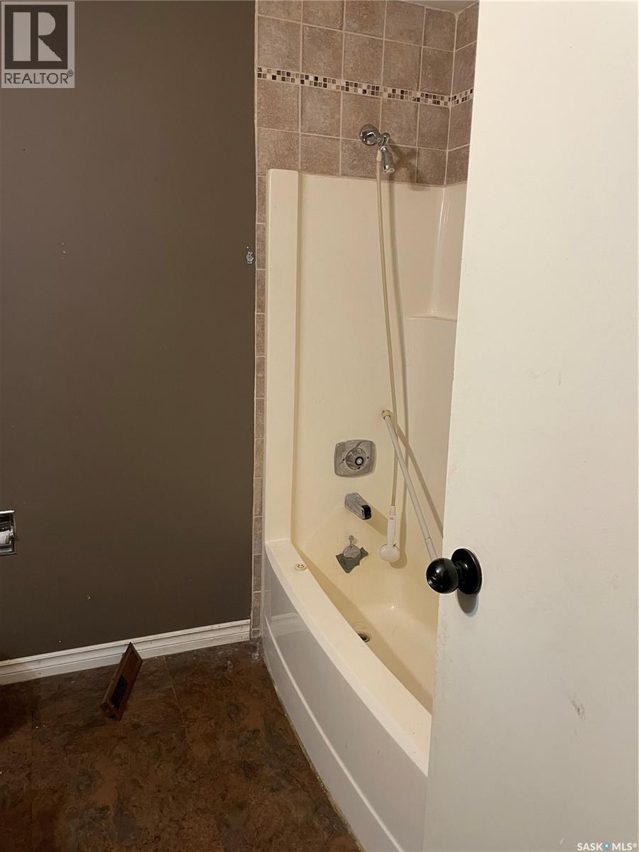 












137 1st STREET W

,
Pierceland,




Saskatchewan
S0M2K0

