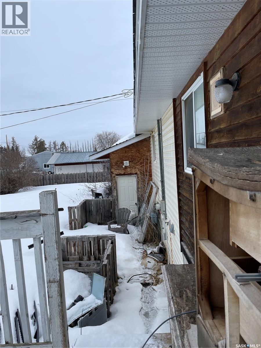 












137 1st STREET W

,
Pierceland,




Saskatchewan
S0M2K0

