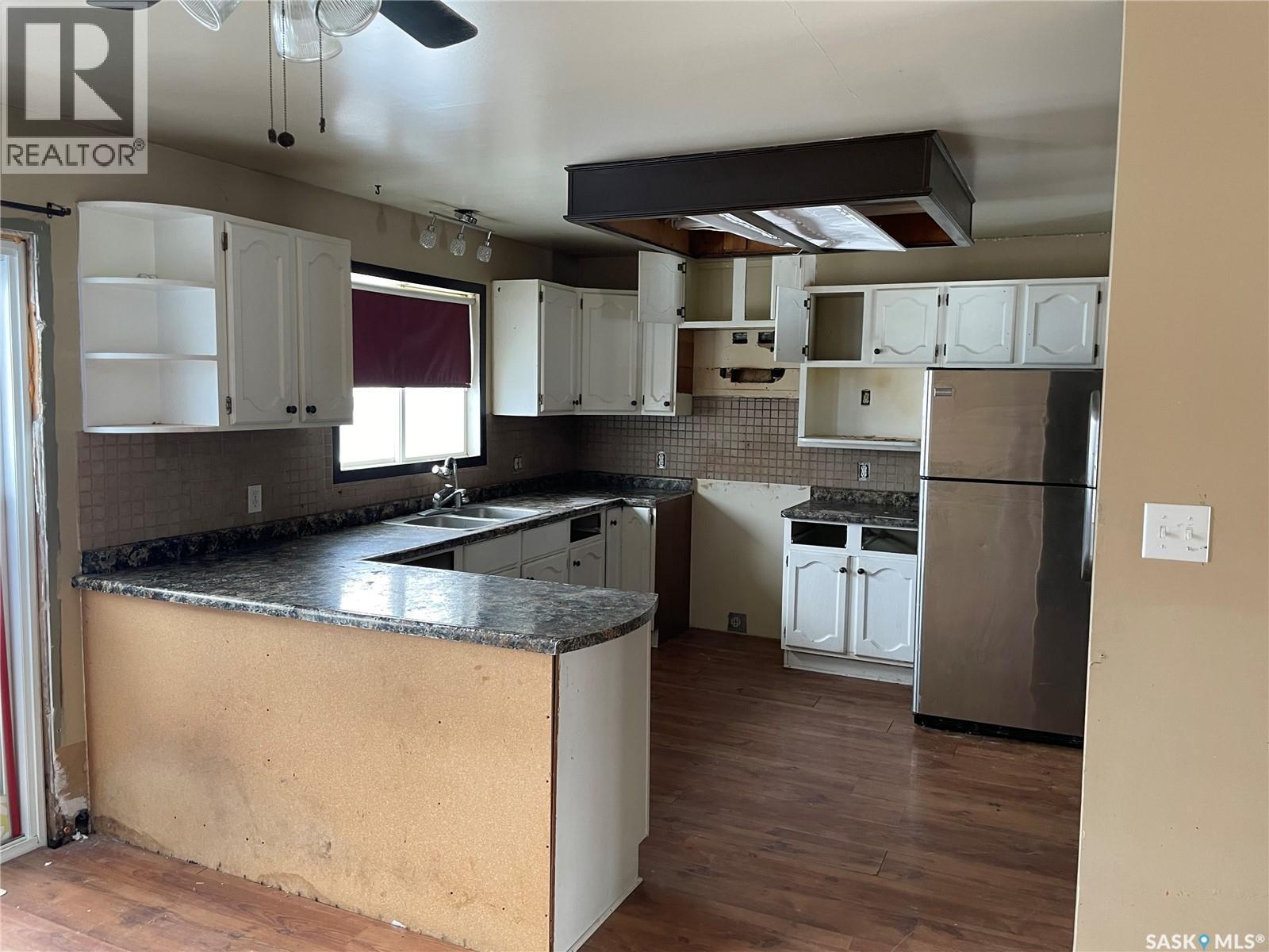 












137 1st STREET W

,
Pierceland,




Saskatchewan
S0M2K0

