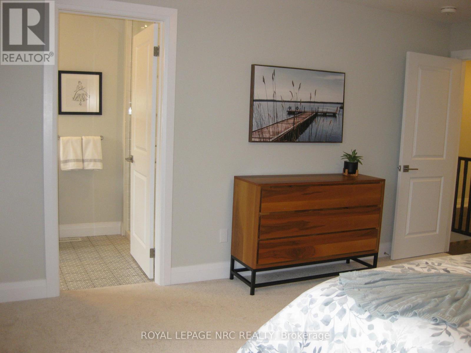 












4839 PETTIT AVENUE

,
Niagara Falls (Morrison),




Ontario
L2E0B7

