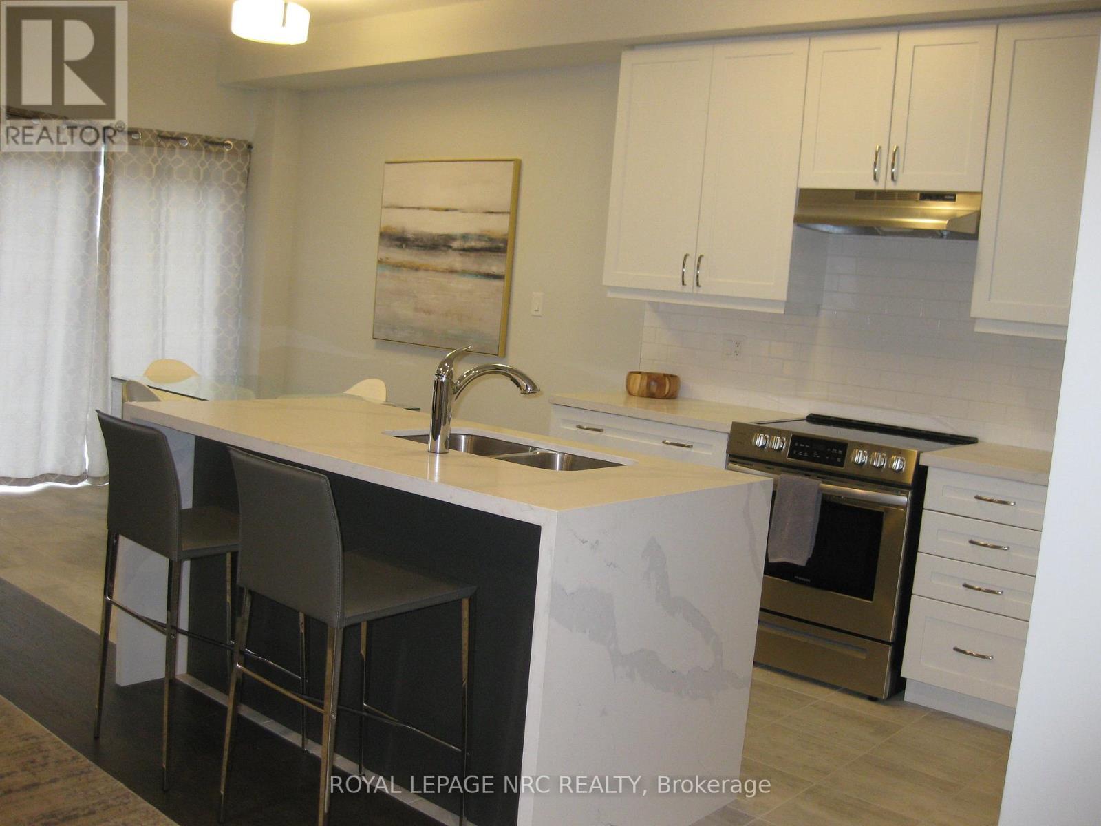 












4839 PETTIT AVENUE

,
Niagara Falls (Morrison),




Ontario
L2E0B7

