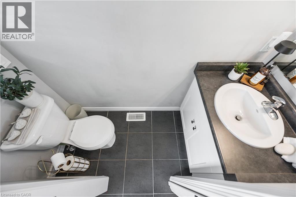 












26 ISAAC Street

,
Elmira,




Ontario
N3B0E2

