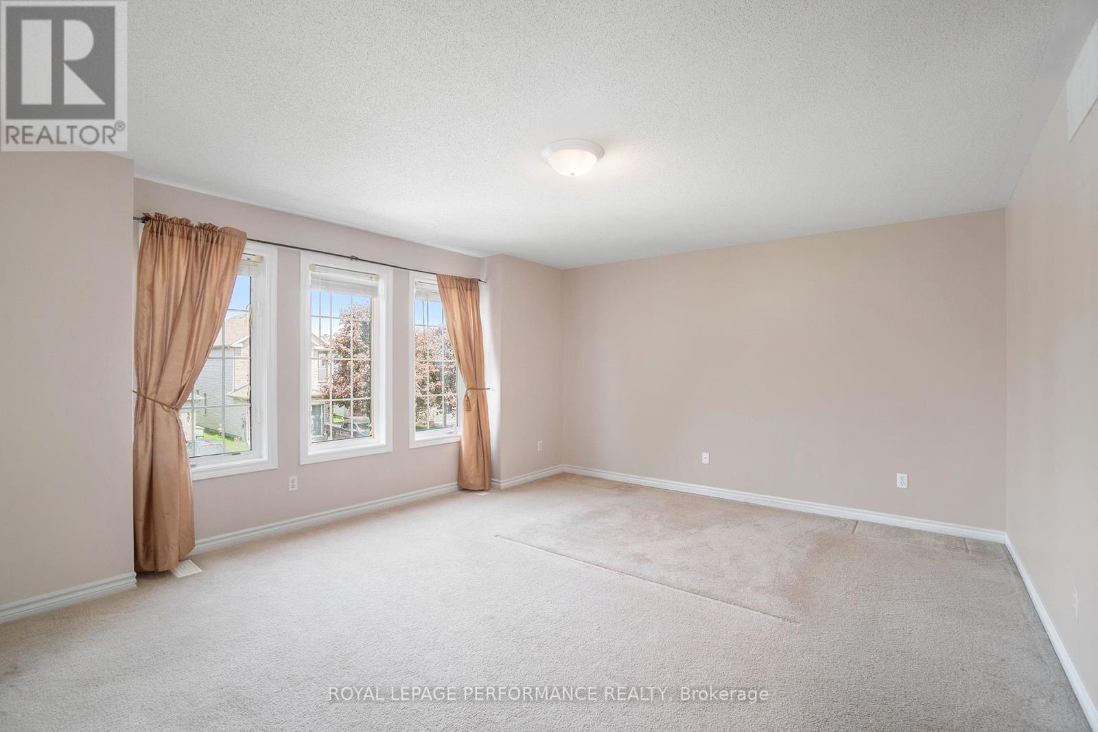 












270 TRAIL SIDE CIRCLE

,
Ottawa,




Ontario
K4A5B1


