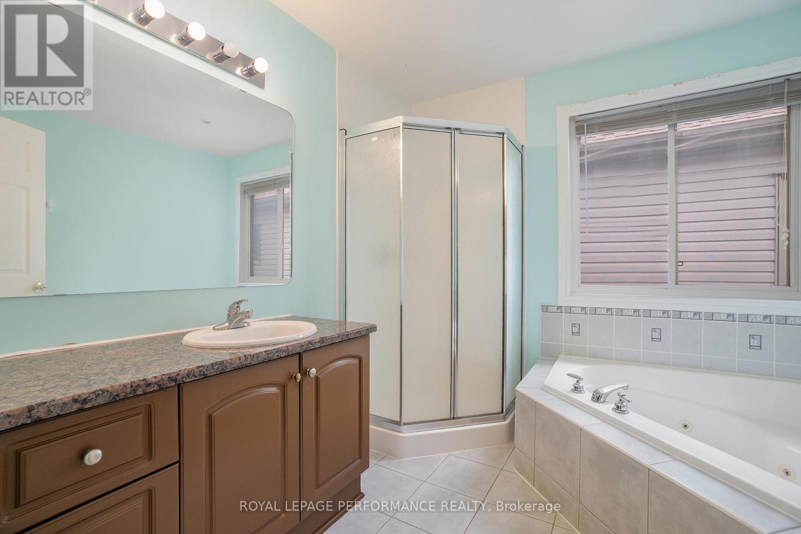 












270 TRAIL SIDE CIRCLE

,
Ottawa,




Ontario
K4A5B1

