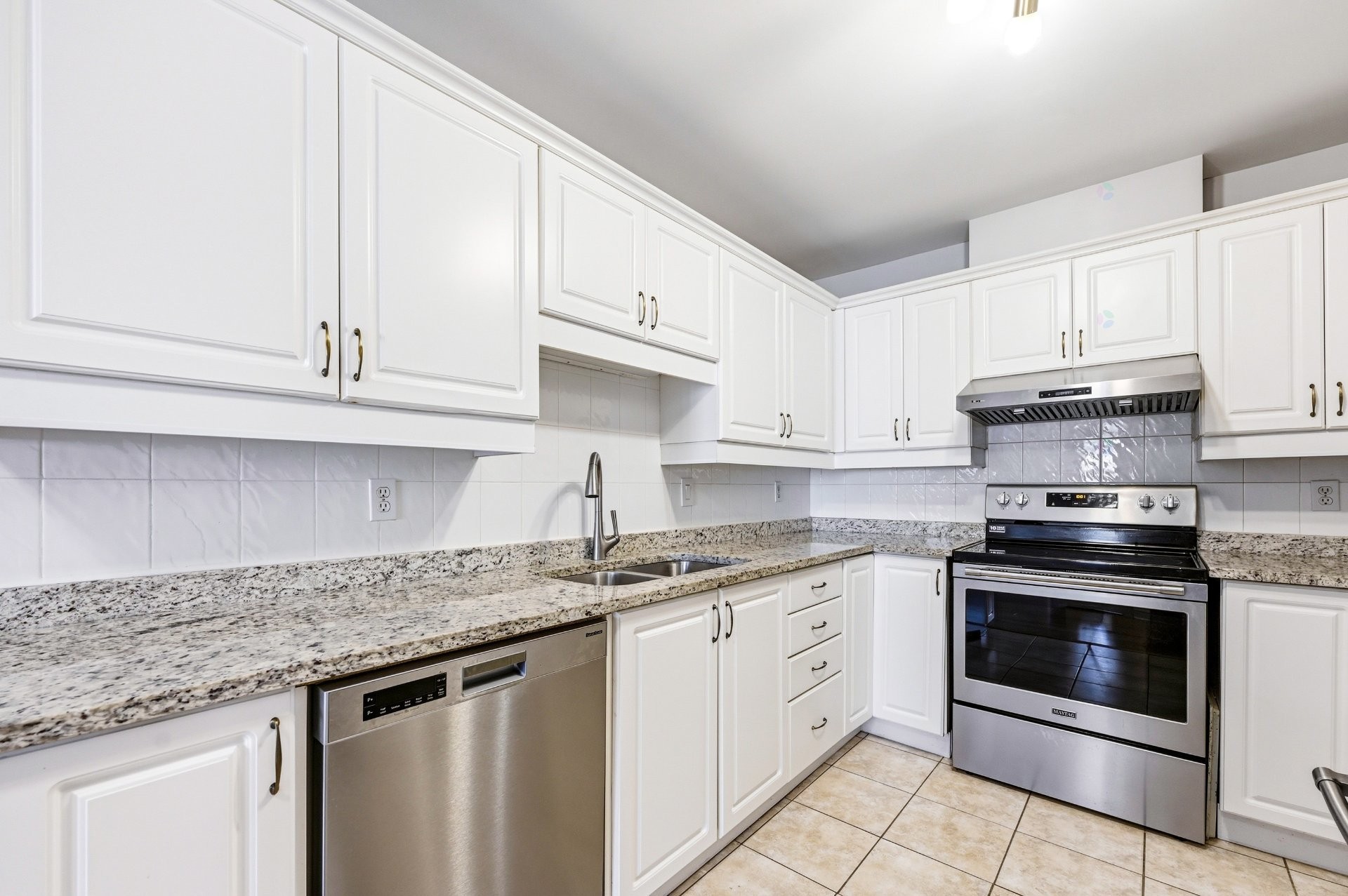 









6712


Rue Marie-Guyart

,
Montréal (LaSalle),




QC
H8N3H5

