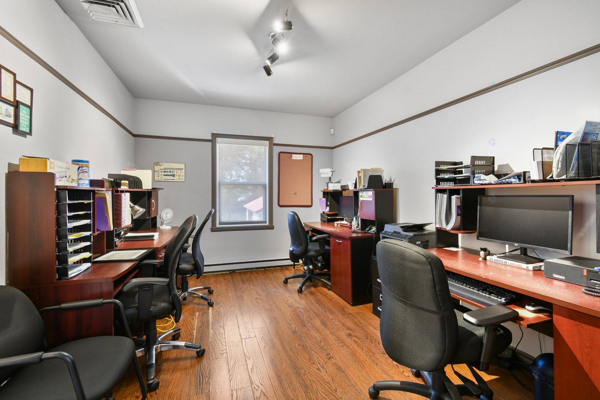 









585


Rue Notre-Dame

,
Repentigny (Repentigny),




QC
J6A2V2

